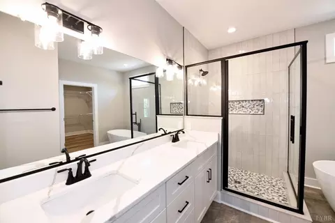 Bath - 9726 Leesville Rd, Evington, VA 24550 photo 1 of 4