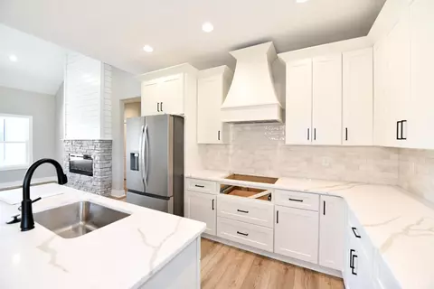 Kitchen - 9726 Leesville Rd, Evington, VA 24550 photo 2 of 6