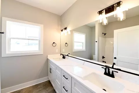 Bath - 9726 Leesville Rd, Evington, VA 24550 photo 3 of 4
