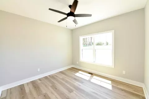 Bedroom - 9726 Leesville Rd, Evington, VA 24550 photo 6 of 7