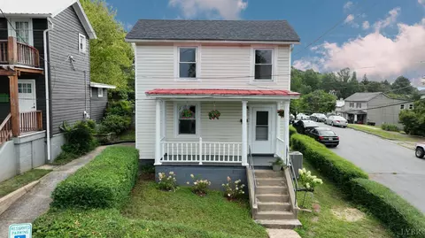 1118 Hollins St, Lynchburg, VA 24504