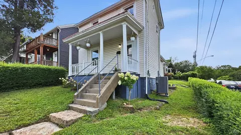 1118 Hollins St, Lynchburg, VA 24504