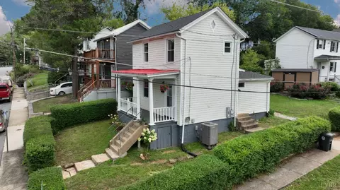 1118 Hollins St, Lynchburg, VA 24504