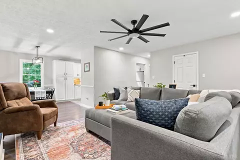 Living - 536 Dunivan Dr, Rustburg, VA 24588 photo 1 of 3