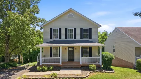 229 Towne Crier Rd, Lynchburg, VA 24502