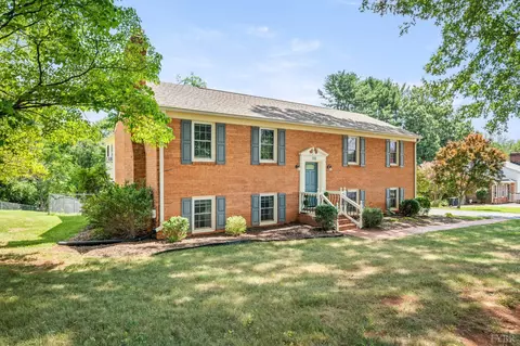 115 Stonehouse Dr, Lynchburg, VA 24502