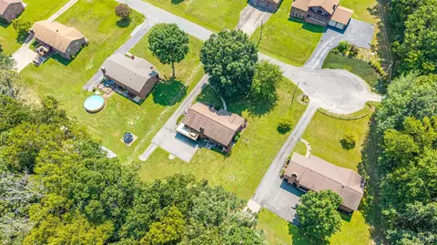 View/Area - 733 Spring St, Hurt, VA 24563 photo 3 of 8