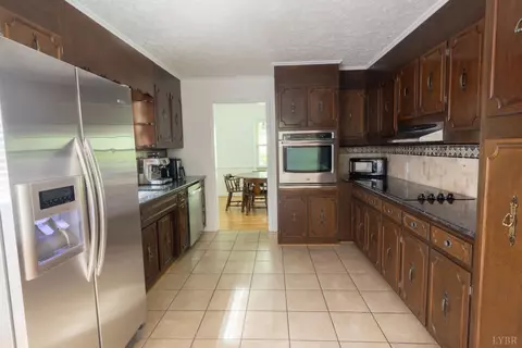 Kitchen - 733 Spring St, Hurt, VA 24563 photo 1 of 4