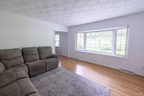 Living - 733 Spring St, Hurt, VA 24563 photo 1 of 8