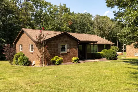 Exterior - 733 Spring St, Hurt, VA 24563 photo 3 of 6