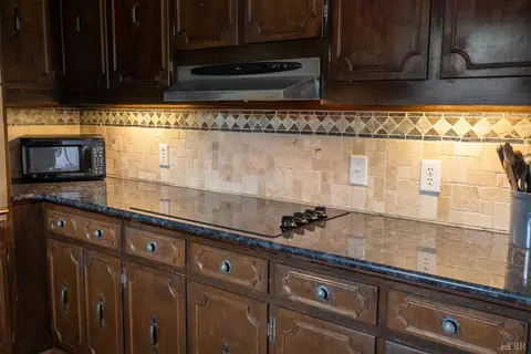 Kitchen - 733 Spring St, Hurt, VA 24563 photo 4 of 4