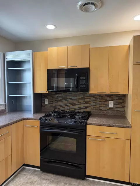 Kitchen - 103 Melissa Dr, Goode, VA 24556 photo 5 of 5