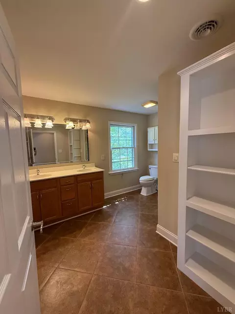 Bath - 103 Melissa Dr, Goode, VA 24556 photo 4 of 7