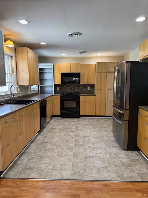 Kitchen - 103 Melissa Dr, Goode, VA 24556 photo 1 of 5