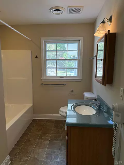 Bath - 103 Melissa Dr, Goode, VA 24556 photo 2 of 7