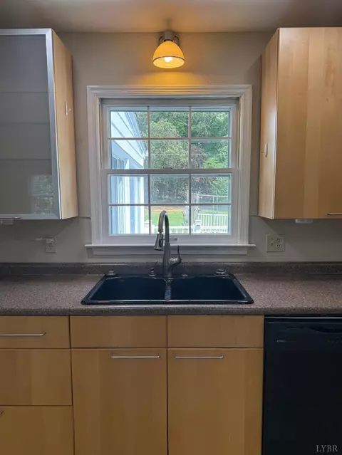 Kitchen - 103 Melissa Dr, Goode, VA 24556 photo 4 of 5