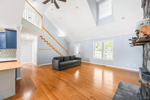 Living - 1839 Goode Rd, Goode, VA 24556 photo 3 of 8