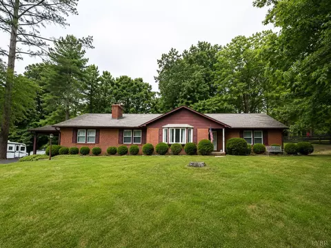 2122 Laurel Ln, Altavista, VA 24517