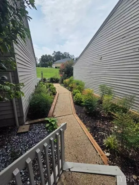 Exterior - 208 Shaker Ln, Forest, VA 24551 photo 2 of 10