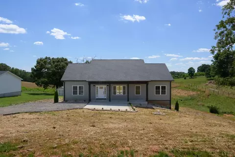 Exterior - 2249 Lipscomb Rd, Moneta, VA 24121 photo 5 of 24