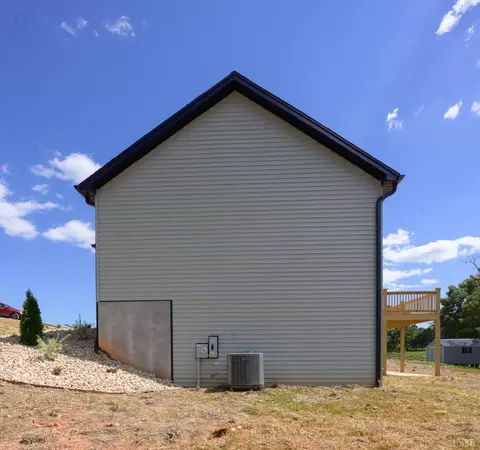 Exterior - 2249 Lipscomb Rd, Moneta, VA 24121 photo 8 of 24