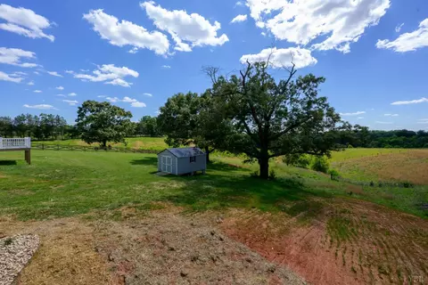 Exterior - 2249 Lipscomb Rd, Moneta, VA 24121 photo 19 of 24
