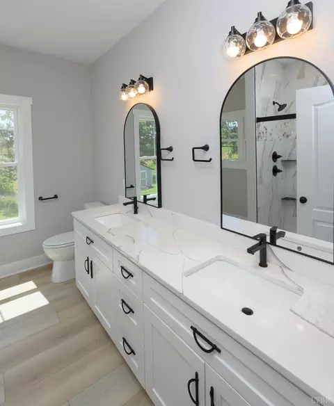 Bath - 2249 Lipscomb Rd, Moneta, VA 24121 photo 1 of 5
