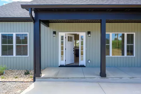 Exterior - 2249 Lipscomb Rd, Moneta, VA 24121 photo 3 of 24