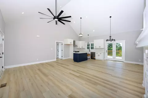 Living - 2249 Lipscomb Rd, Moneta, VA 24121 photo 3 of 6
