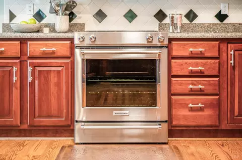 Kitchen - 1095 Irvine Dr, Forest, VA 24551 photo 4 of 5
