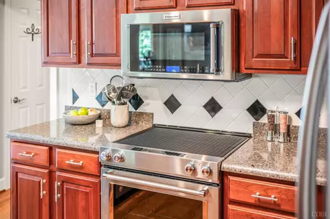 Kitchen - 1095 Irvine Dr, Forest, VA 24551 photo 5 of 5