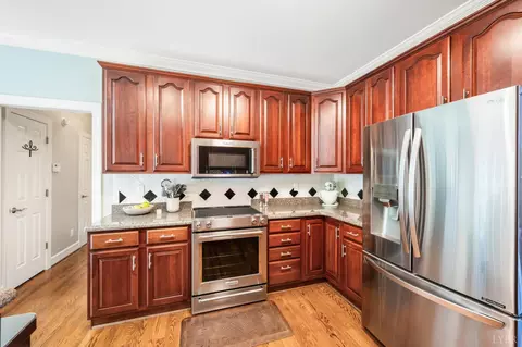 Kitchen - 1095 Irvine Dr, Forest, VA 24551 photo 3 of 5