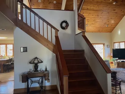 Entry Way - 3460 Roaring Run Rd, Goode, VA 24556 photo 1 of 3
