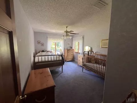 Bedroom - 3460 Roaring Run Rd, Goode, VA 24556 photo 8 of 9