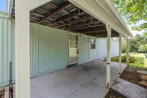 Exterior - 1365 Pinecrest Ln, Lynchburg, VA 24504 photo 1 of 8