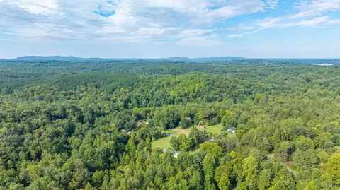 View/Area - 1365 Pinecrest Ln, Lynchburg, VA 24504 photo 2 of 7