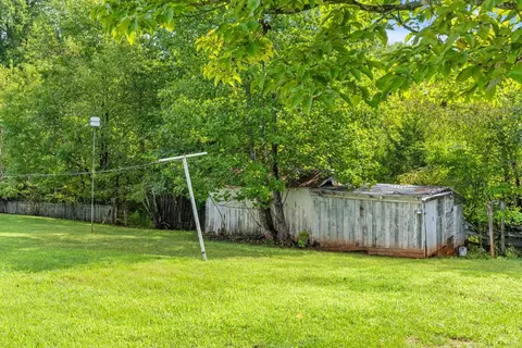 Exterior - 1365 Pinecrest Ln, Lynchburg, VA 24504 photo 3 of 8