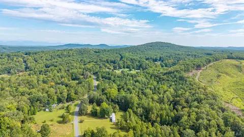 View/Area - 1365 Pinecrest Ln, Lynchburg, VA 24504 photo 5 of 7