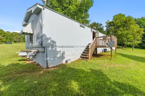 Exterior - 1365 Pinecrest Ln, Lynchburg, VA 24504 photo 2 of 8