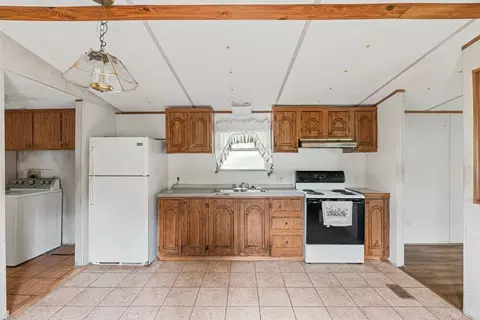 Kitchen - 1365 Pinecrest Ln, Lynchburg, VA 24504 photo 2 of 2