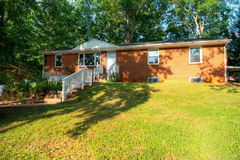 1223 Cedar Hill Dr, Lynchburg, VA 24502