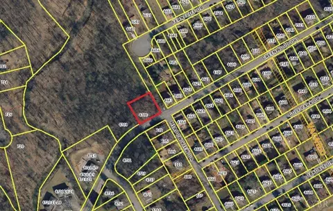 4700 Greenwood Dr, Lynchburg, VA 24502