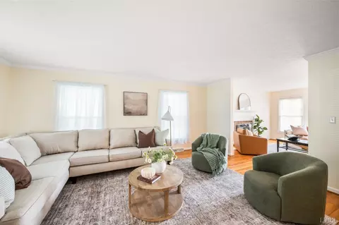 Living - 1153 Shadow Peak Rd, Forest, VA 24551 photo 2 of 9