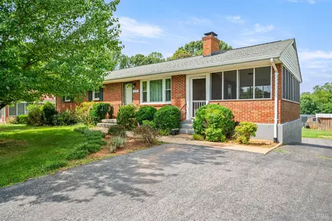 2002 Roundelay Rd, Lynchburg, VA 24502