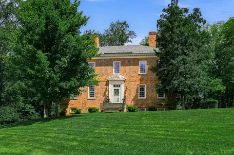 4704 John Scott Dr, Lynchburg, VA 24503