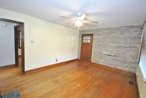 Living - 17817 Leesville Rd, Evington, VA 24550 photo 5 of 7