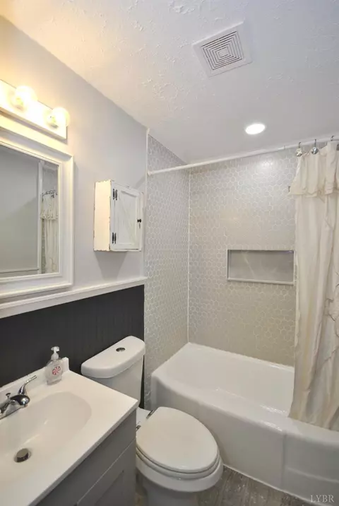 Bath - 17817 Leesville Rd, Evington, VA 24550 photo 2 of 2
