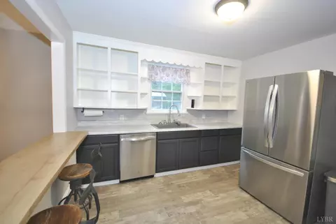 Kitchen - 17817 Leesville Rd, Evington, VA 24550 photo 1 of 2