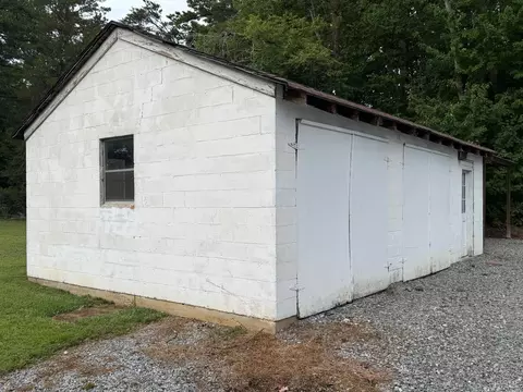 Exterior - 17817 Leesville Rd, Evington, VA 24550 photo 16 of 20