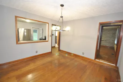 Dining - 17817 Leesville Rd, Evington, VA 24550 photo 2 of 3